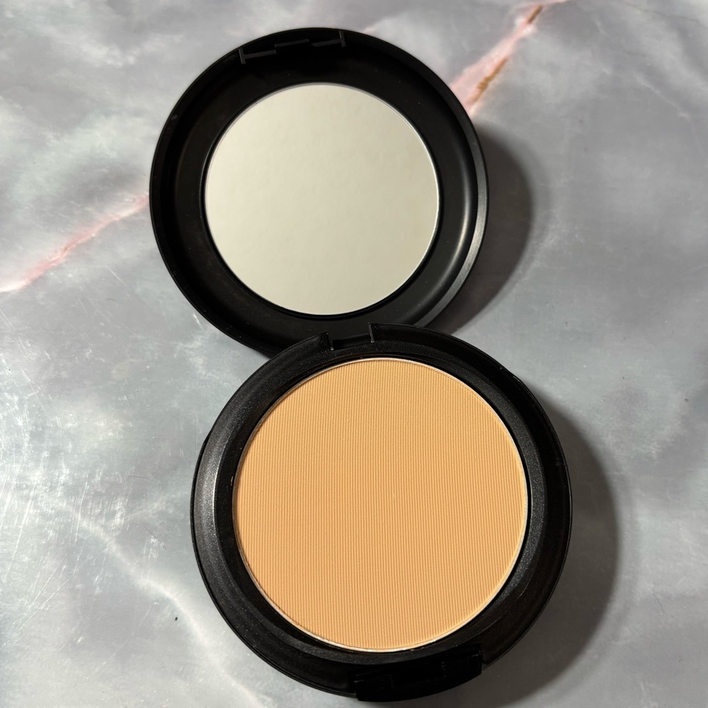 Mixed Makeup Bundle - Picture 11 of 16